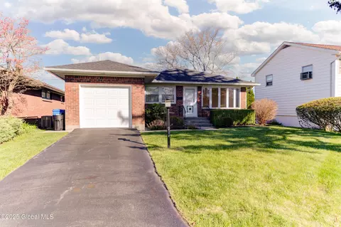 10 Westford St, Albany, NY 12208