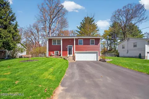 52 Curt Blvd, Saratoga Springs, NY 12866