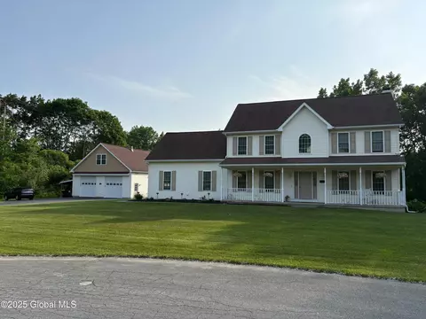 37 Old Hickory Rd, Troy, NY 12180