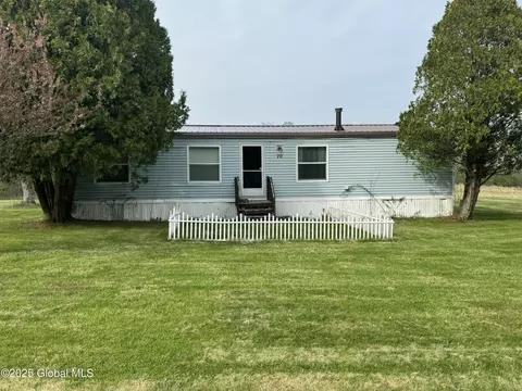70 Dick Lynch Rd, Stillwater, NY 12170