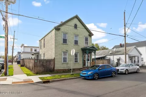 137 Paine St, Green Island, NY 12183