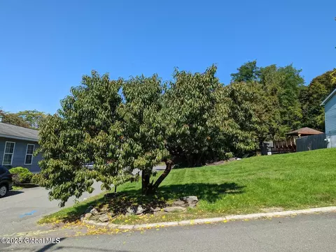 510 Washington St, Troy, NY 12180