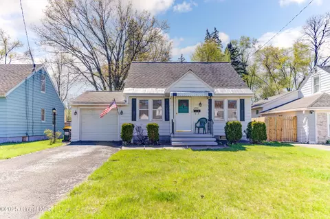 1832 Van Cortland St, Schenectady, NY 12303