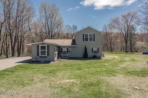 189 Burdick Rd, Gloversville, NY 12078