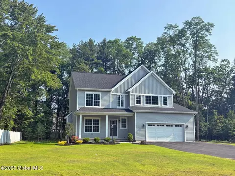 1 Hunter Ct, Ballston Spa, NY 12020