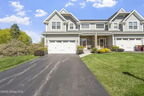 45 Lorenzo Dr, Troy, NY 12180