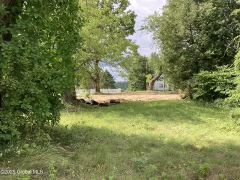 16 Pine St, Corinth, NY 12822 photo 8