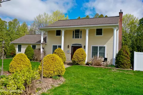 215 W 5th Ave, Johnstown, NY 12095