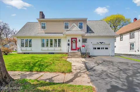 34 Pearl St, Gloversville, NY 12078