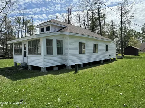 118 Forest Ave, Caroga Lake, NY 12032