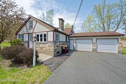 191 Miller Rd, Castleton On Hudson, NY 12033