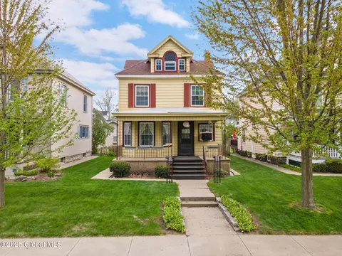 1124 Parkwood Blvd, Schenectady, NY 12308