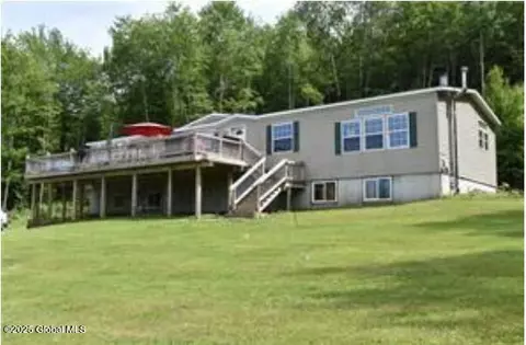 206 Sternberg Rd, Jefferson, NY 12093