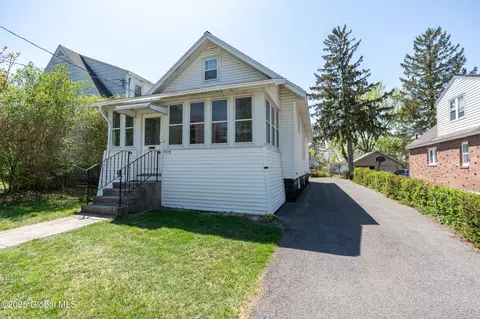 1538 Nott St, Schenectady, NY 12308