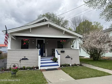 8 Ida St, Glens Falls, NY 12801