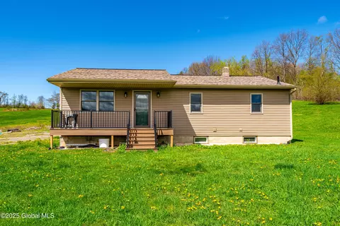 20 Yager Rd, Hoosick Falls, NY 12090
