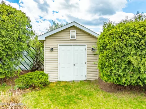 320 Dolan Dr, Schenectady, NY 12306 photo 37