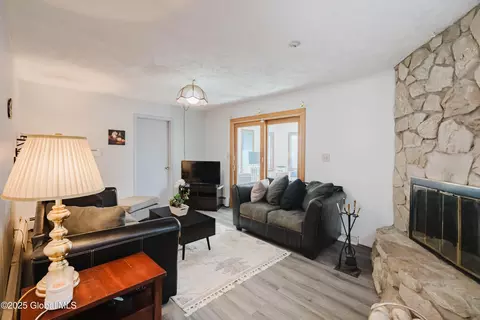 320 Dolan Dr, Schenectady, NY 12306 photo 15