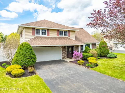 320 Dolan Dr, Schenectady, NY 12306 photo 5