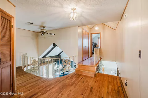 320 Dolan Dr, Schenectady, NY 12306 photo 21
