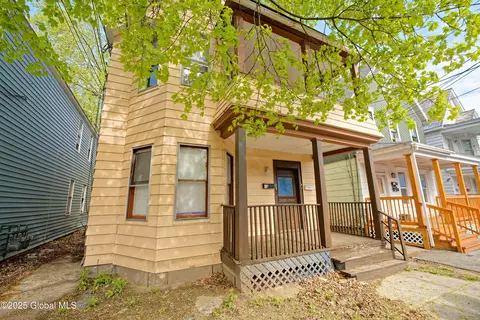 12 Paulding St, Schenectady, NY 12308