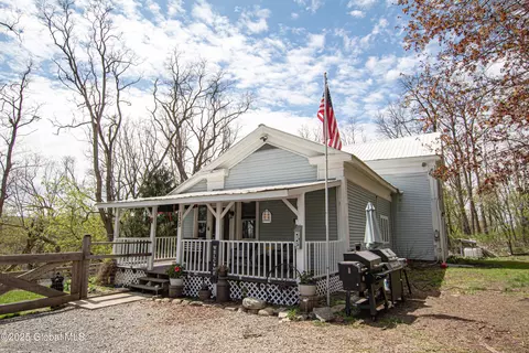 130 Kelly Ln, Fonda, NY 12068
