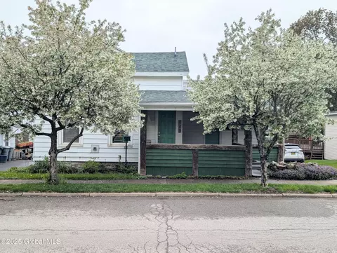 119 Montgomery St, Canajoharie, NY 13317