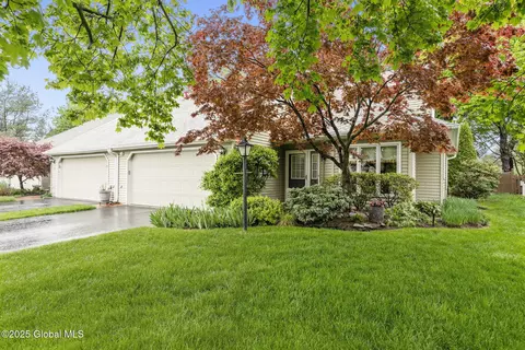 109 Brightonwood Rd, Glenmont, NY 12077