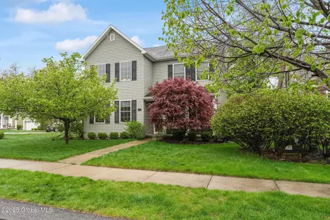 26 Forestbrook Dr, Ballston Lake, NY 12019