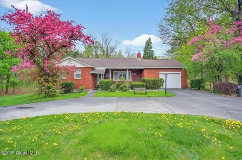 297 Speigletown Rd, Troy, NY 12182