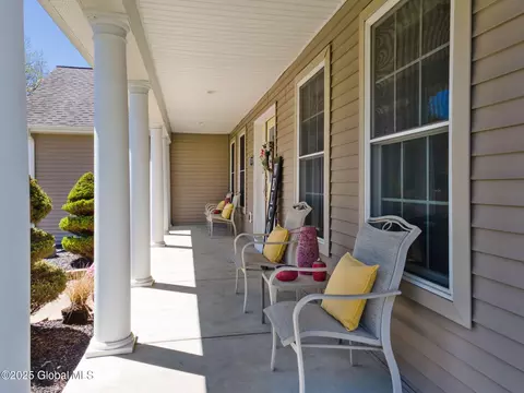 Exterior - 121 Day Spring Ct, Schenectady, NY 12306 photo 5 of 12