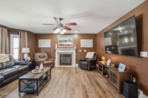Other - 121 Day Spring Ct, Schenectady, NY 12306 photo 4 of 21