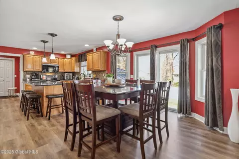 Dining - 121 Day Spring Ct, Schenectady, NY 12306 photo 5 of 5