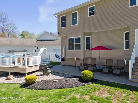 Exterior - 121 Day Spring Ct, Schenectady, NY 12306 photo 10 of 12