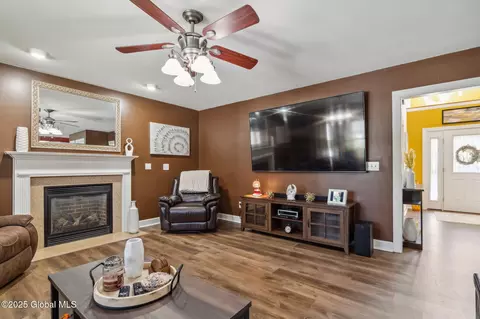 Other - 121 Day Spring Ct, Schenectady, NY 12306 photo 3 of 21