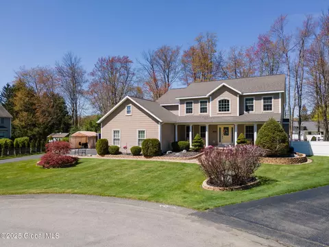 Exterior - 121 Day Spring Ct, Schenectady, NY 12306 photo 2 of 12