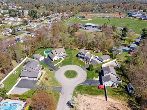 View/Area - 121 Day Spring Ct, Schenectady, NY 12306 photo 5 of 6