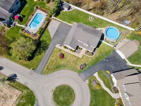 View/Area - 121 Day Spring Ct, Schenectady, NY 12306 photo 4 of 6