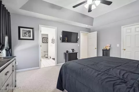 Bedroom - 121 Day Spring Ct, Schenectady, NY 12306 photo 3 of 8