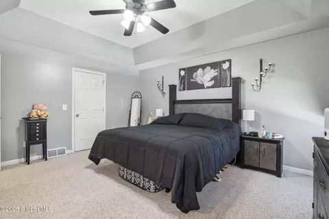 Bedroom - 121 Day Spring Ct, Schenectady, NY 12306 photo 2 of 8