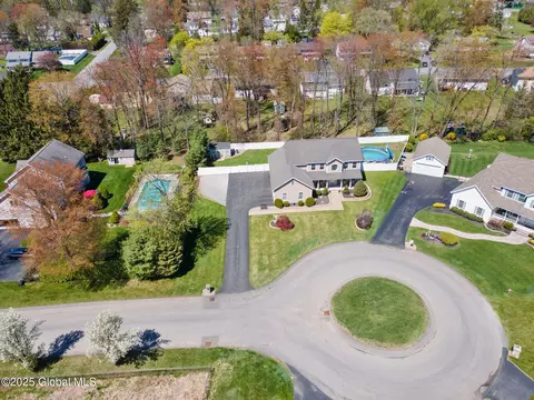 View/Area - 121 Day Spring Ct, Schenectady, NY 12306 photo 3 of 6