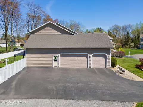 Exterior - 121 Day Spring Ct, Schenectady, NY 12306 photo 8 of 12