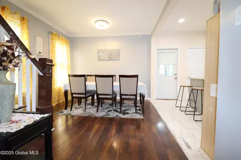 Entry Way - 2346 William St, Schenectady, NY 12306 photo 3 of 4