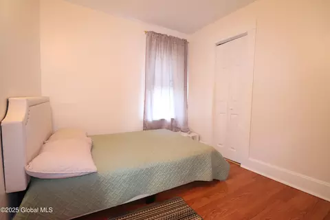 Bedroom - 2346 William St, Schenectady, NY 12306 photo 4 of 6