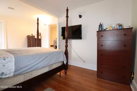 Bedroom - 2346 William St, Schenectady, NY 12306 photo 3 of 6