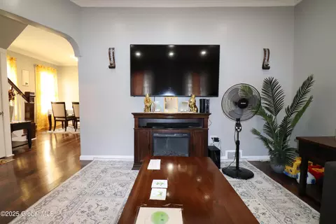 Entry Way - 2346 William St, Schenectady, NY 12306 photo 4 of 4