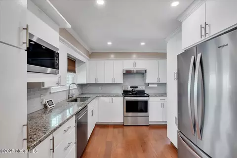 2 Pine St, Delmar, NY 12054 photo 7