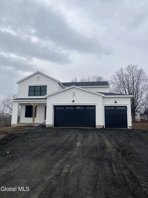 46 Windrow Way, Mechanicville, NY 12118