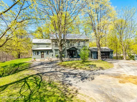 50 Phillips Rd, Rensselaer, NY 12144