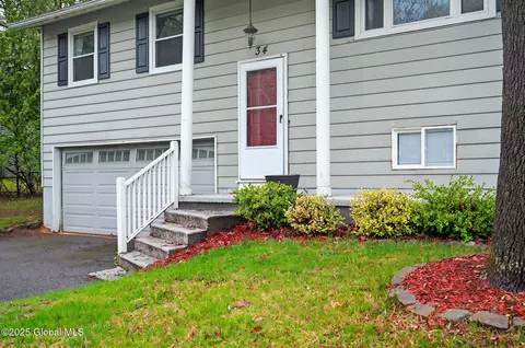 34 Orenda Spring Dr, Saratoga Springs, NY 12866